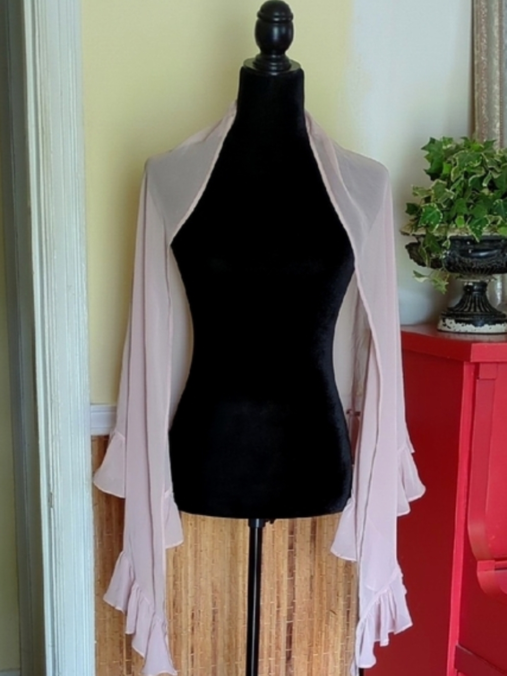 Light Pink Women's Ruffle-Trim Open Front Shawl